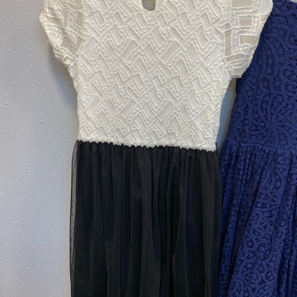 Girl’s dress - Picture 1 of 2